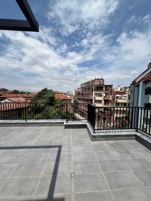 Продава се Тристаен апартамент в Пловдив, Център - 120 кв.м за 2099 €/кв.м - Снимка #17