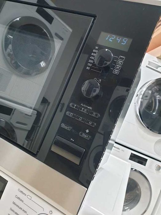 17L - Miele M6022 Микровълнова Фурна с Грил за вграждане