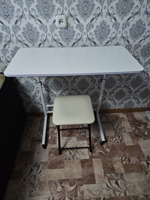 Письменный стол + стул, торг уместен