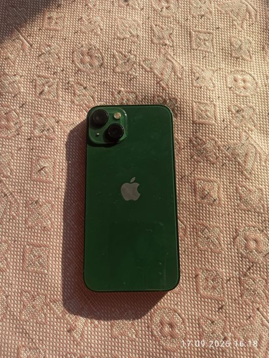 Продам iPhone 13