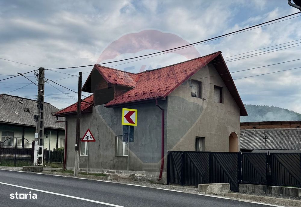 Casă / Vilă cu 4 camere de vânzare