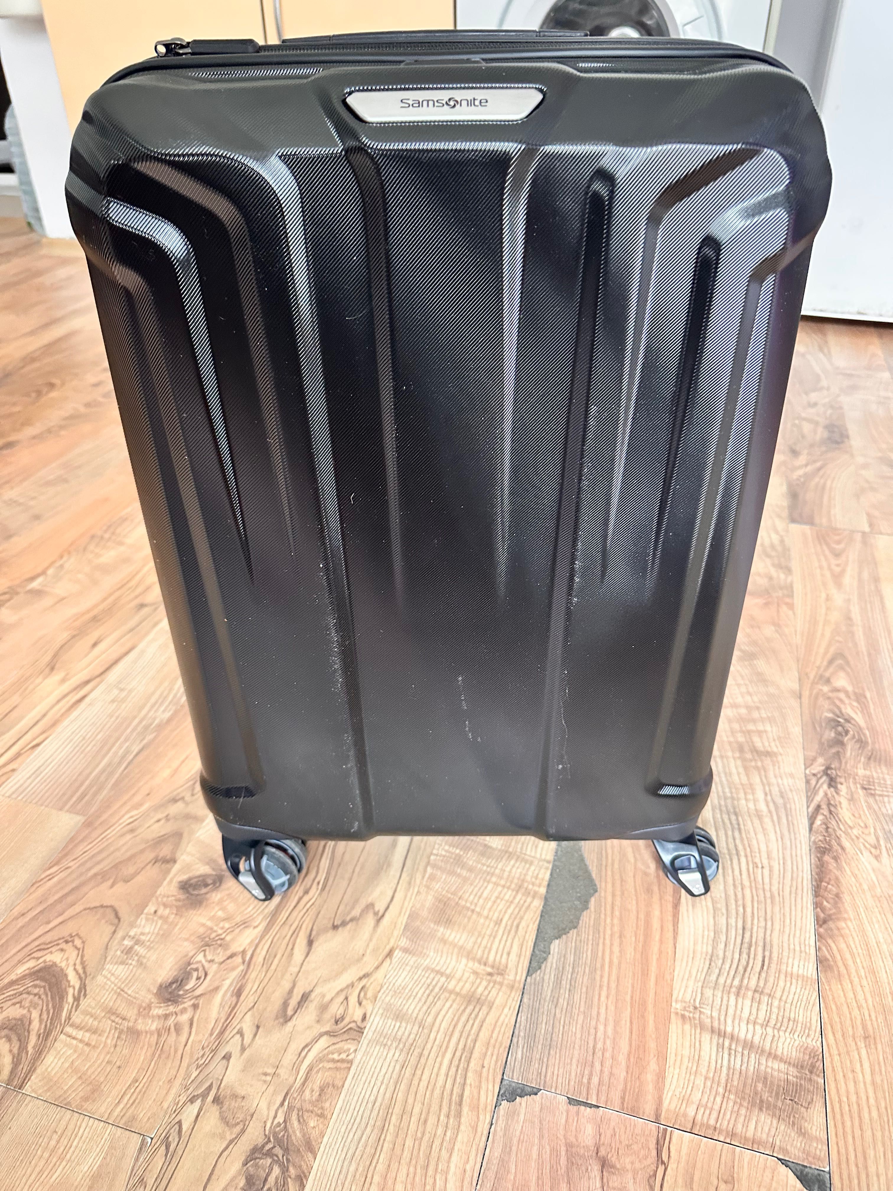 Луксозен кабинен куфар Samsonite