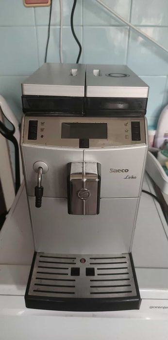 Продавам кафе автомат Saeco Lirika Plus