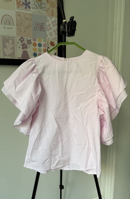 Блузка женская с ажурными рукавами