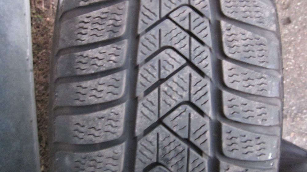 Vand set jante aliaj originale gama mercedes pe 17 cu anvelope iarna