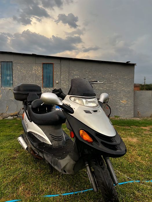 Vand scuter 125cc si 150cc