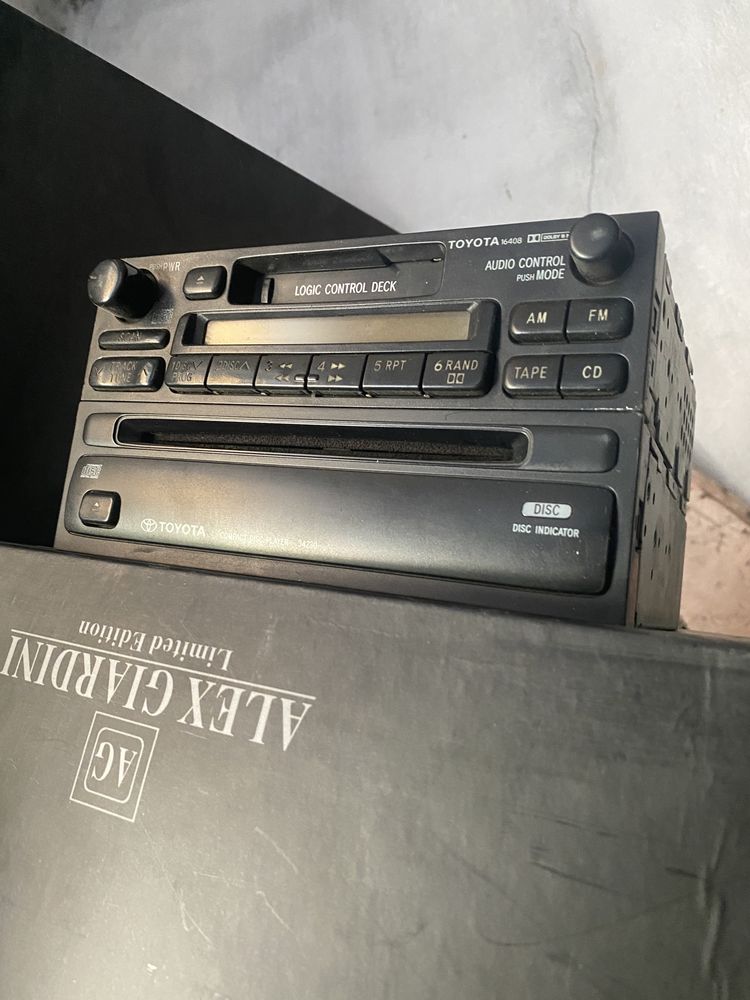 Продам Штатный Магнитофон на Toyota Camry XV 10