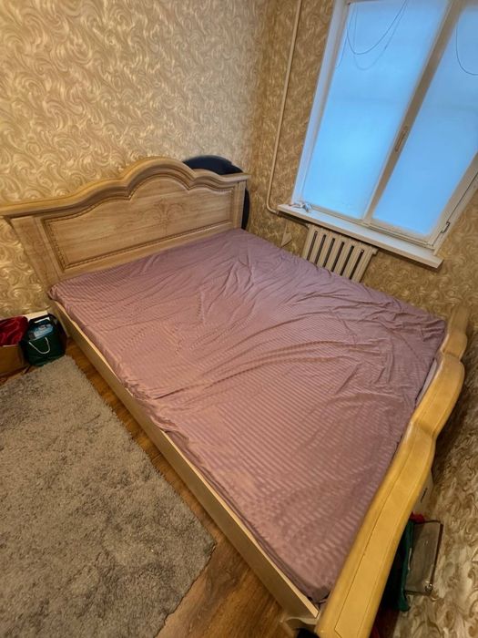 Кровать с матрасом