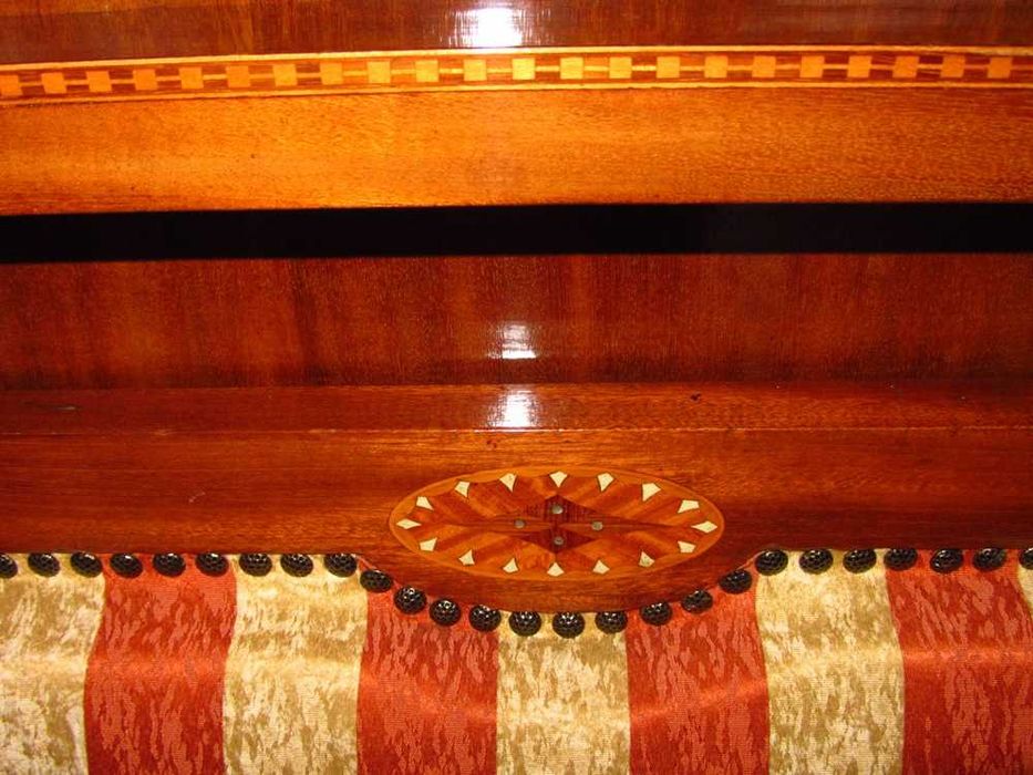 Mobila veche de colectie