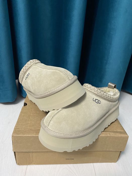 Ghetute UGG Dama crem