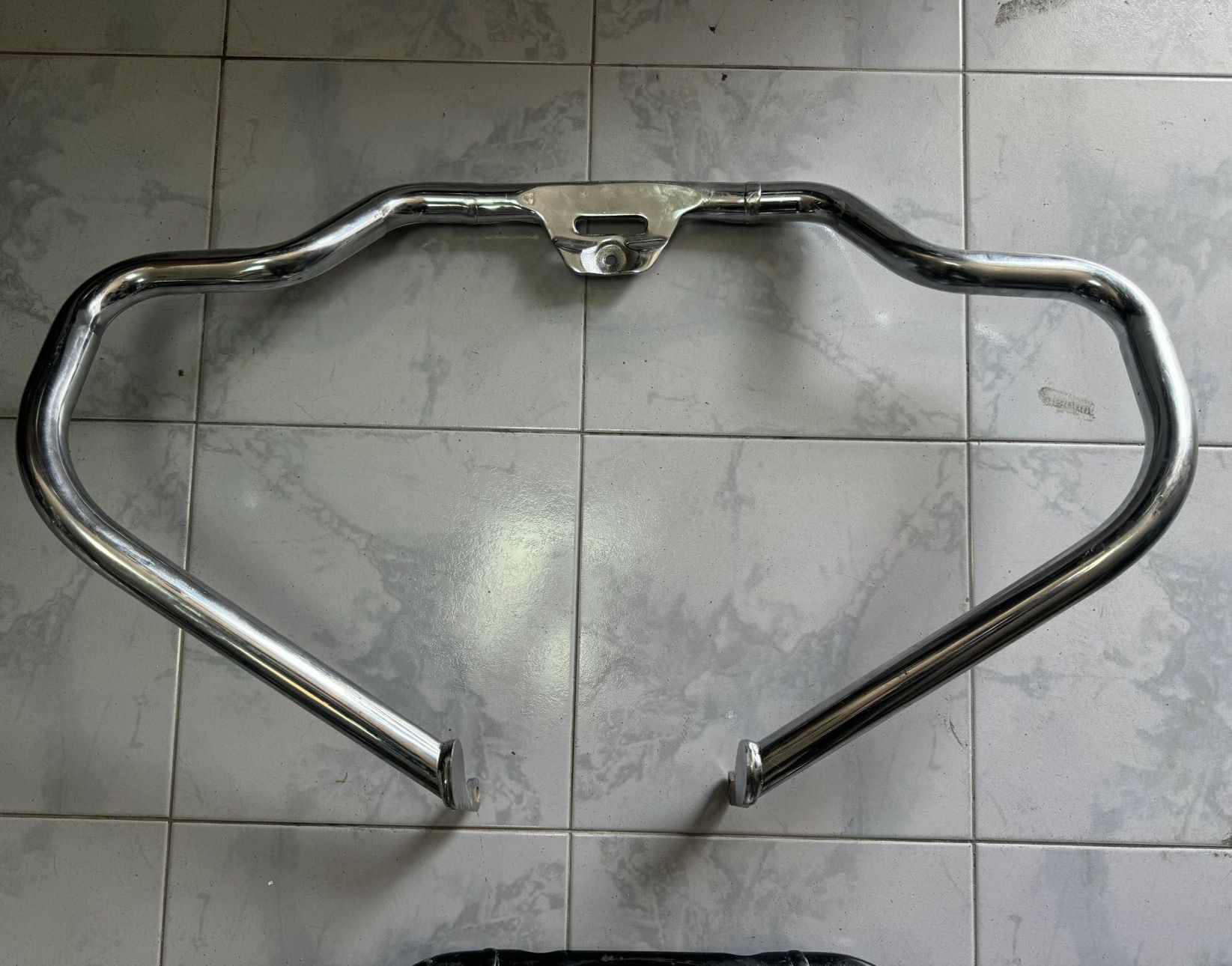 OEM оригинален Ролбар / crash bar за Harley Davidson Softail
