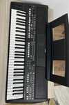 Vând Yamaha PSR-SX 600