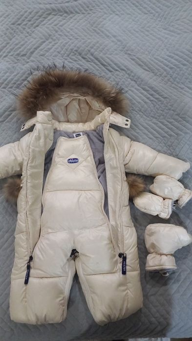 Продам зимний комбинезон на девочку