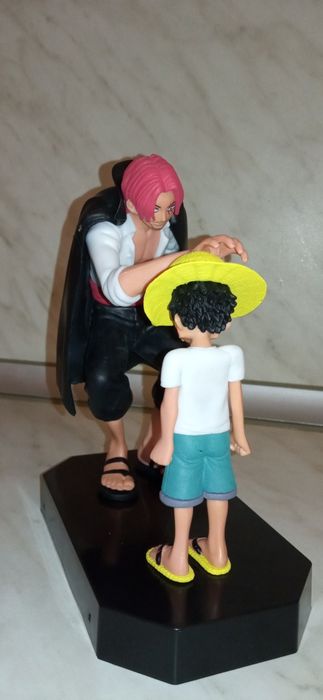 One piece Luffy and Shanks екшън фигури