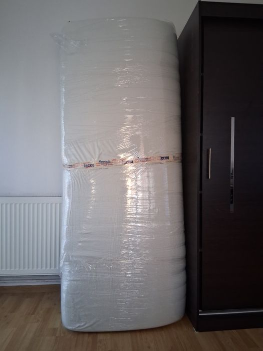 Saltea pat noua , doar desfacuta din ambalaj