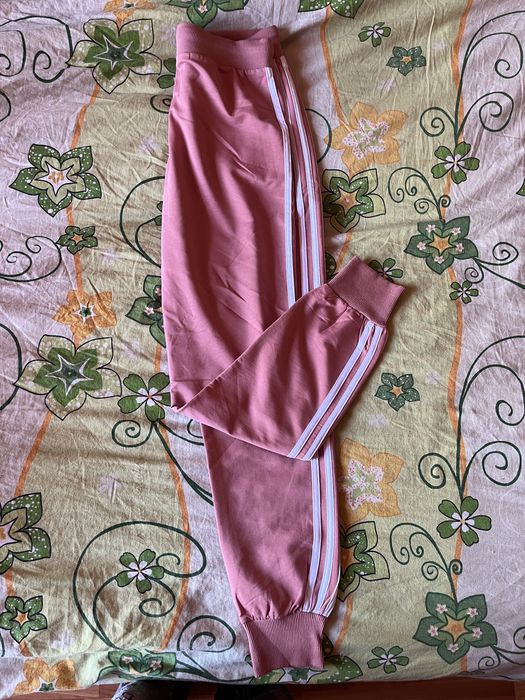 Pantaloni de trening pentru femei