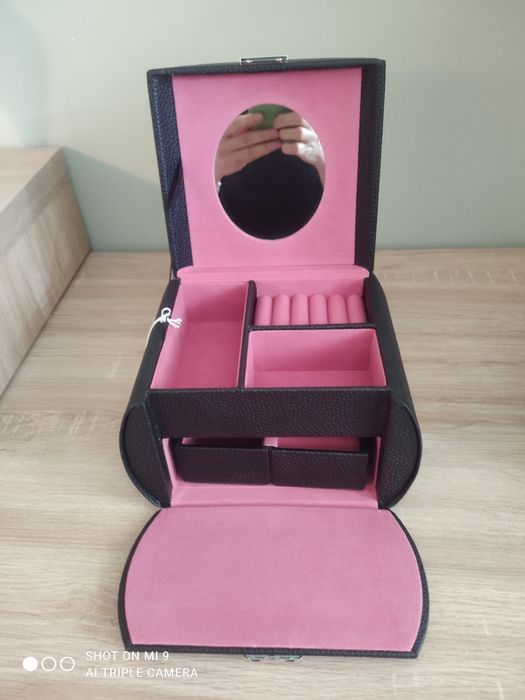 Cutie pentru bijuterii nouă