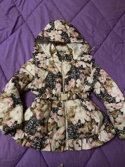 Куртка на девочку 5-7лет