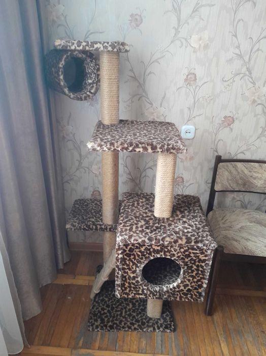 Продам домик- когтеточку для кошки