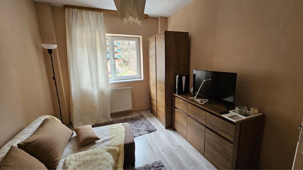 Ofer spre inchiriere ap 4 camere Racadau