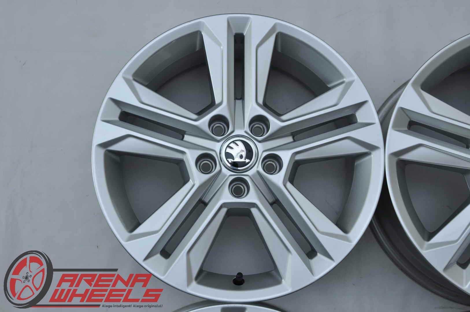 Jante Noi 17 inch Originale Skoda Octavia Yeti Superb Karoq R17