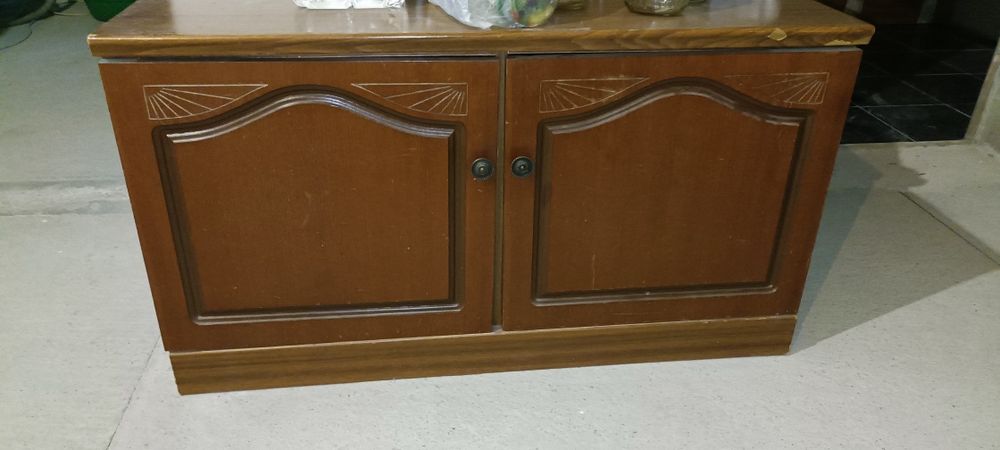 Тумбочка шкаф с дверцами