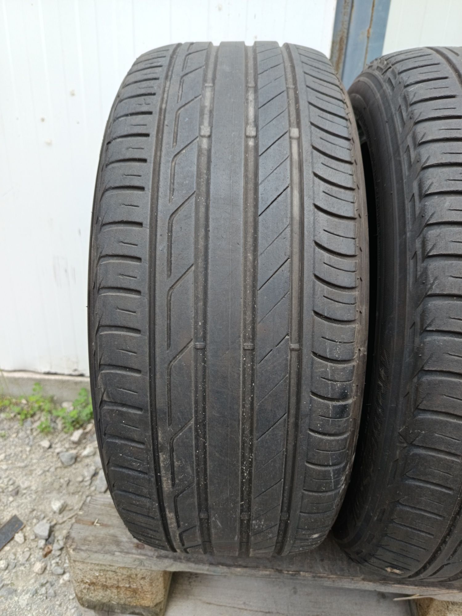 215 50 R 18 BRIDGESTONE Дот 2619