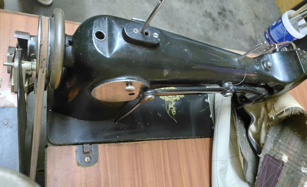 Професионална ЕЛЕКТРИЧЕСКА Шевна Машина LUCZNIK (за кожа)