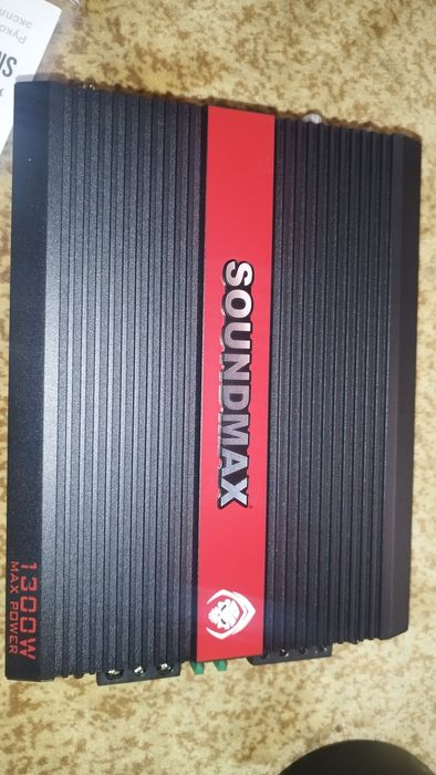 Сабвуфер. Усилитель. Корт для сабвуфера. Провода для сабвуфера.