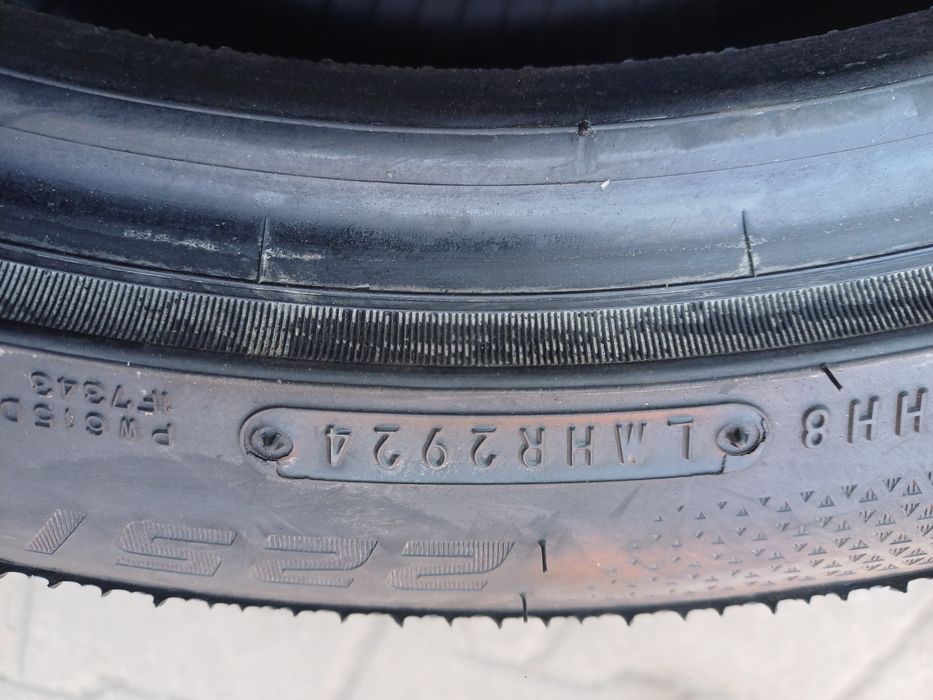 Гуми 225/45/17 Фалкен