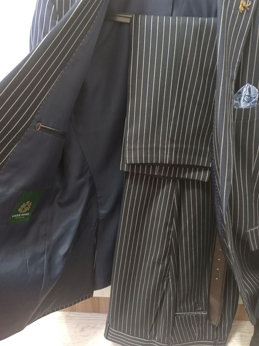 Продается костюм тройка