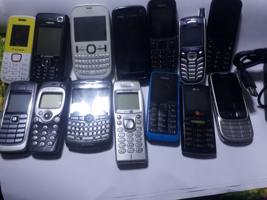 Vînd telefoane mobile vechi funcționale la suma de 120lei bucata