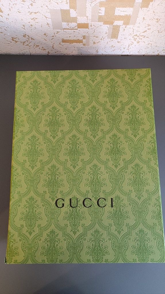 Оригинална кутия и противопрахова торбичка Gucci