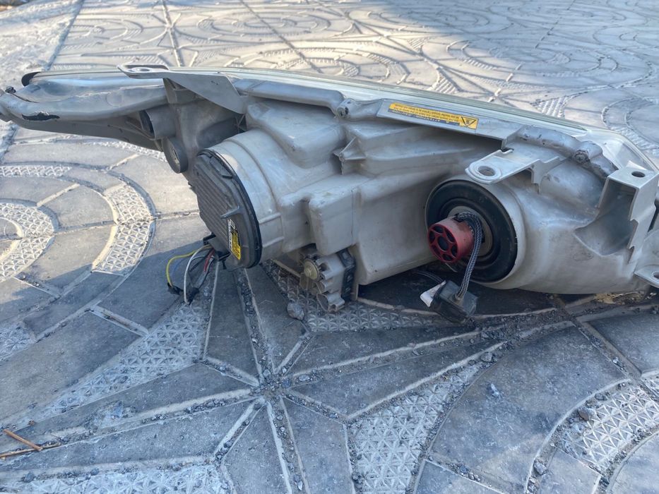 Продается фары от камри