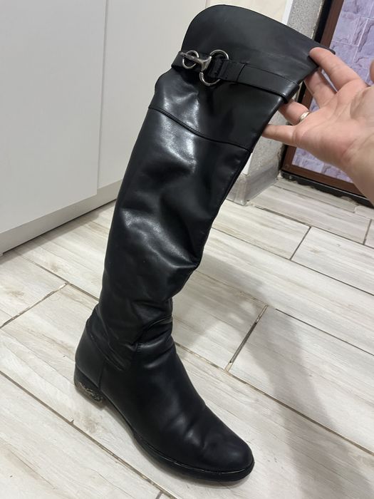 Продам кожаные сапоги Баскони