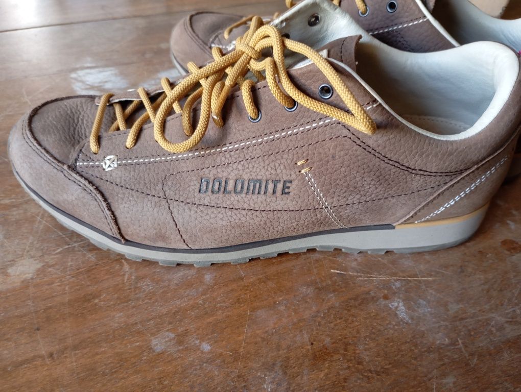 Трекинг обувки dolomite