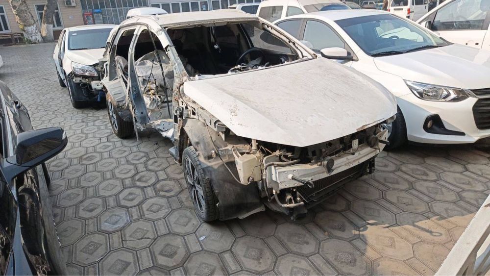 BYD e2 в аварейном состоянии