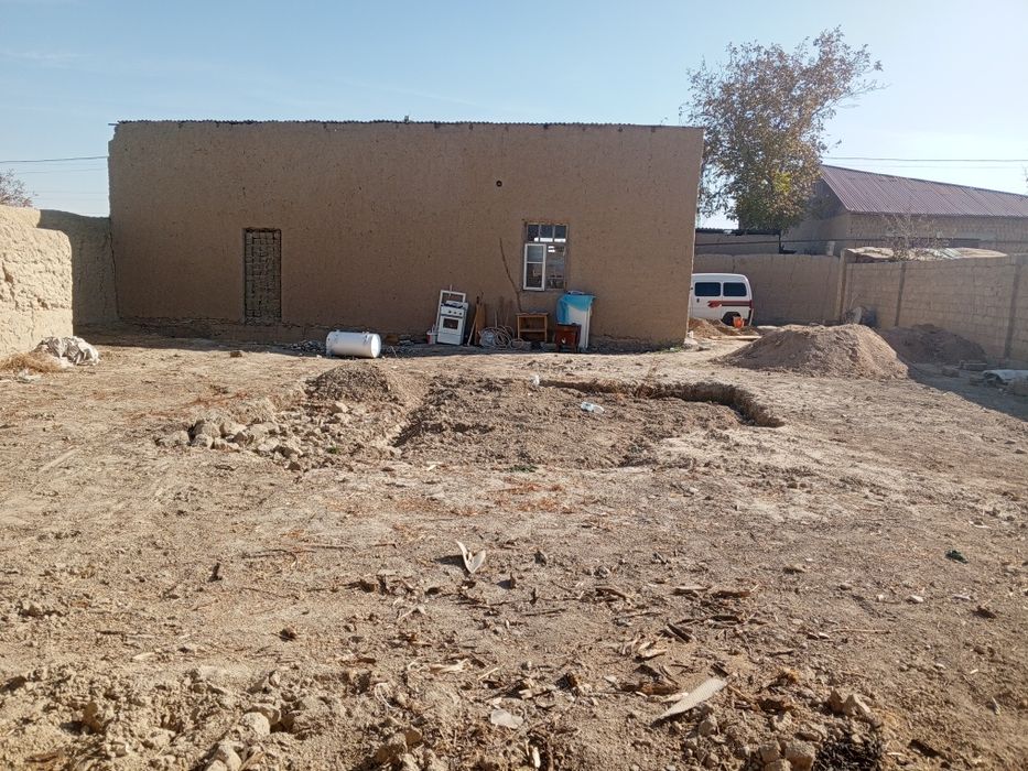 Дача уй жой сотилади.