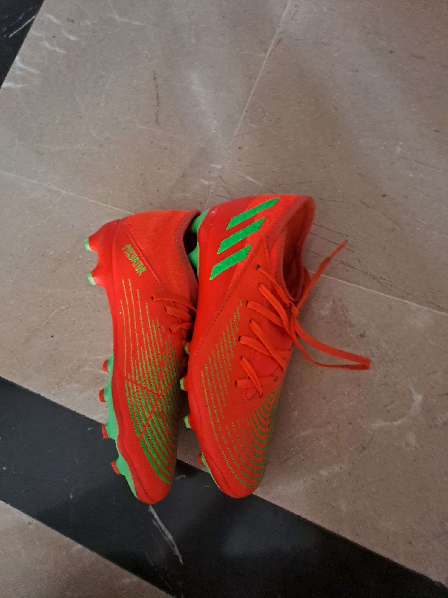 Ghete fotbal adidas predator edge 3