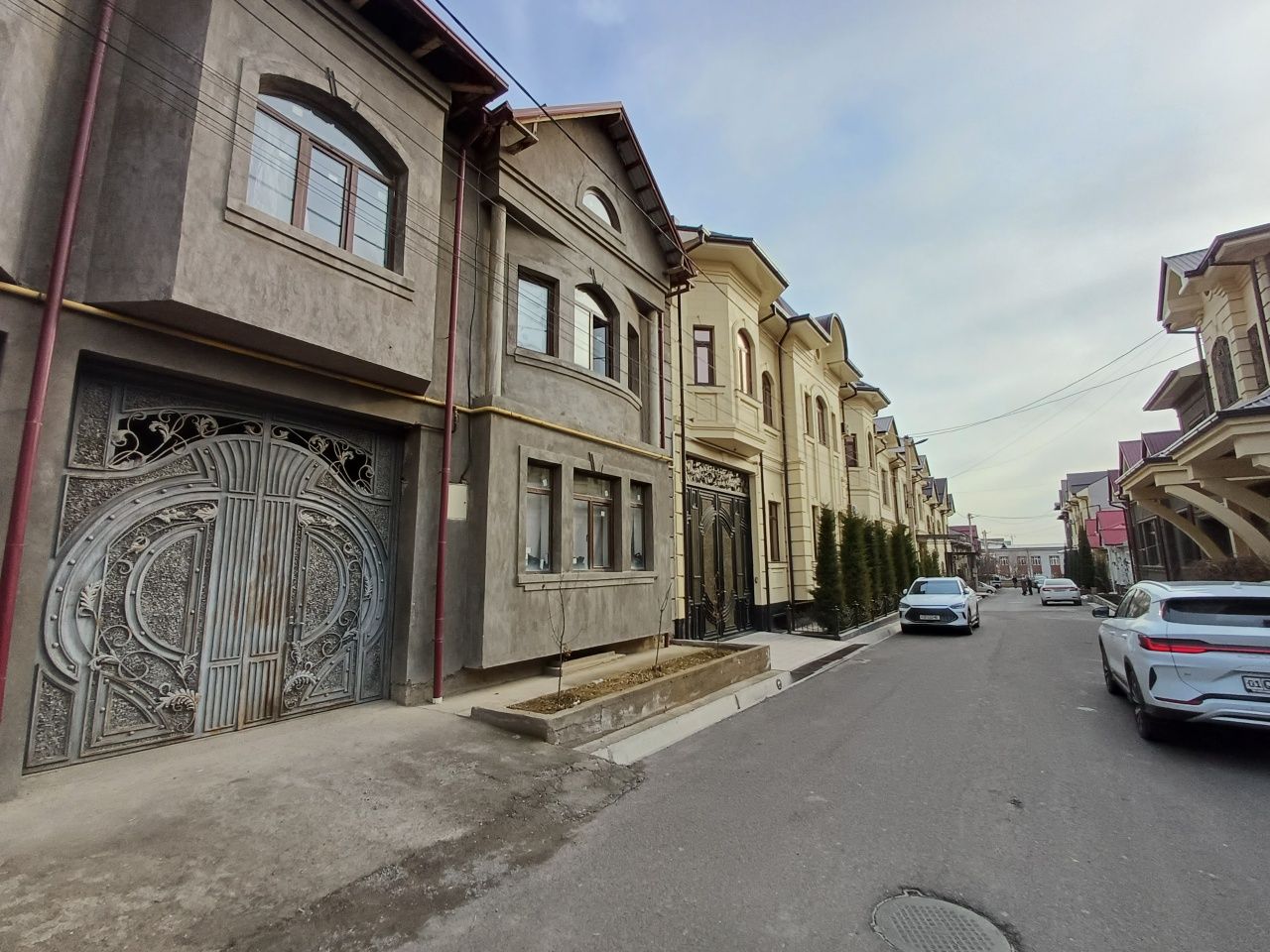 Продаётся Участок дом двух этажный  2.5 соток