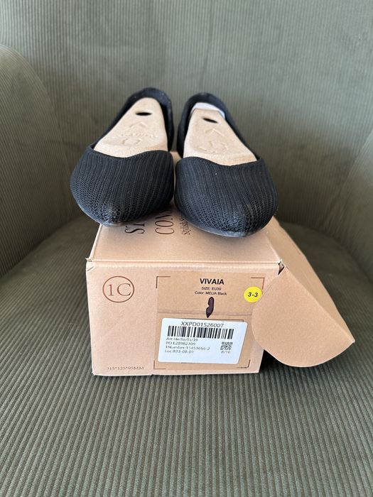 Черни острин елегантни ниски обувки Vivaia 39 номер
