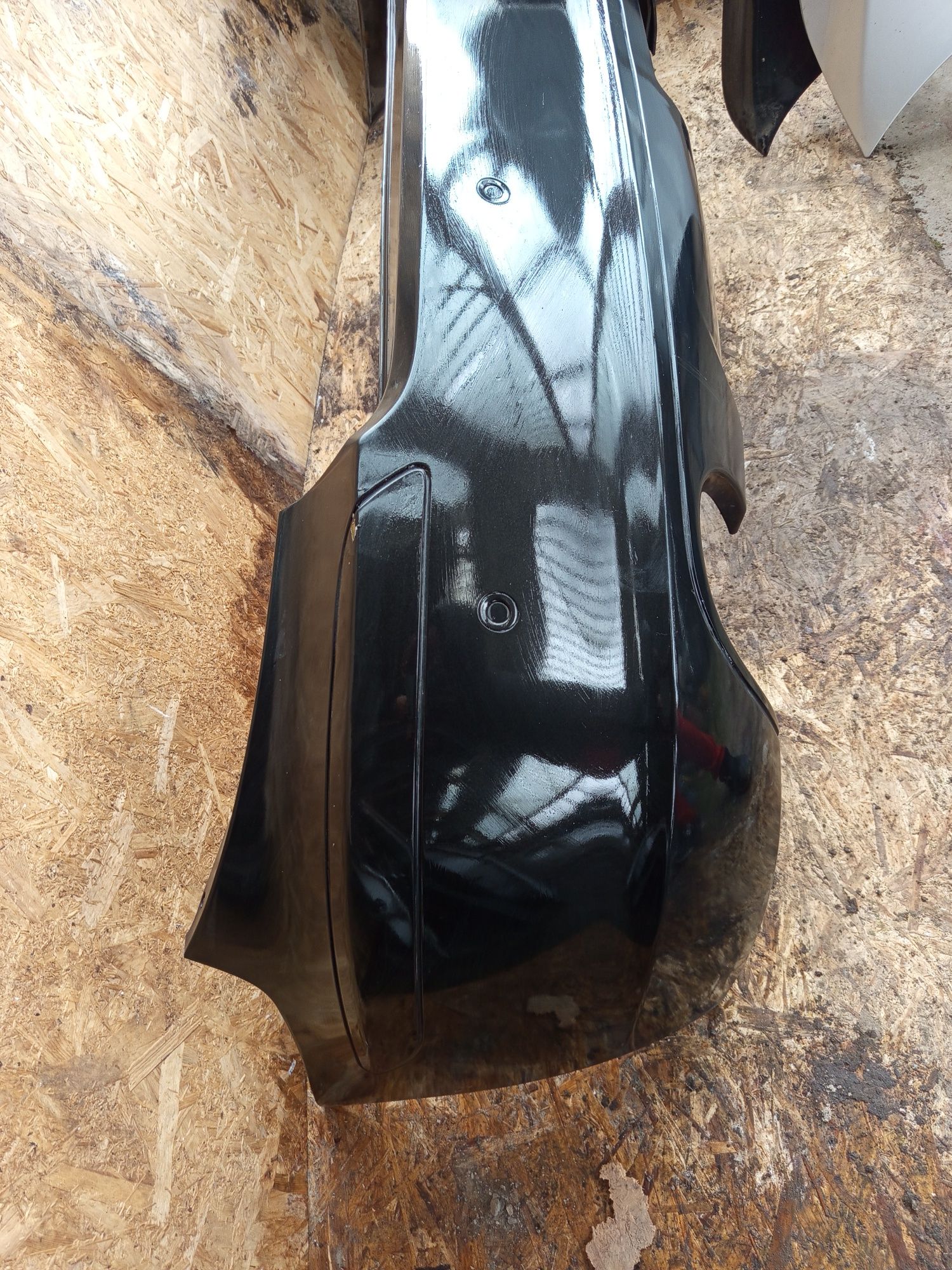 Mercedes W251 R class задна броня код на боята C197 obsidian black