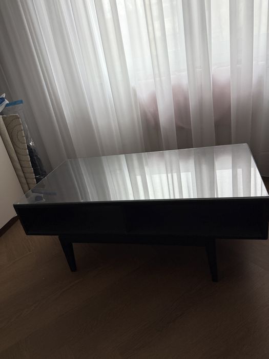 Masa cafea Ikea, design elegant, stare buna