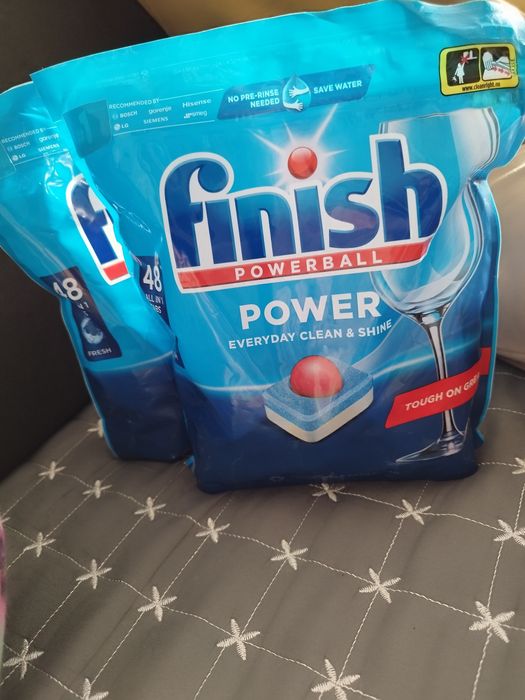 Vând finish capsule pentru mașina de spălat vase .
