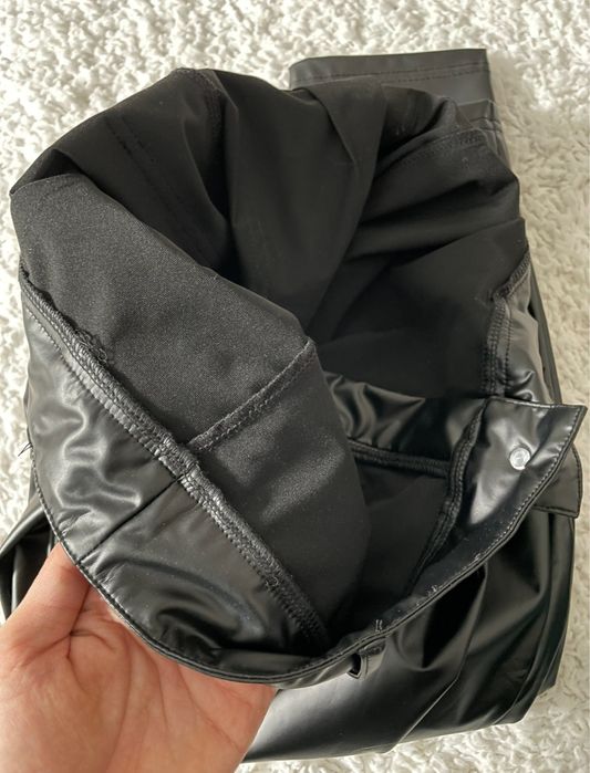 Кожен панталон С/М размер ново