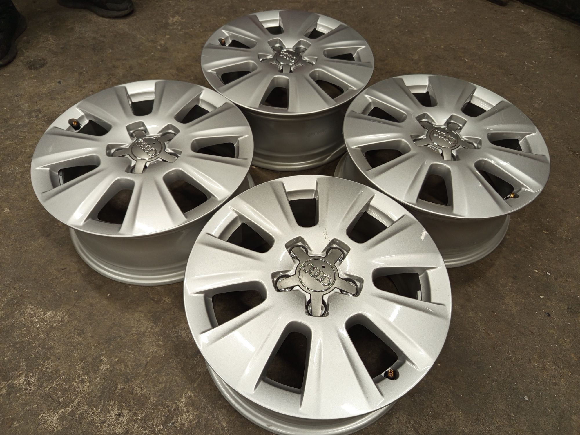 16" Audi A3 8P Оригинални Джанти 5x112 Audi A3