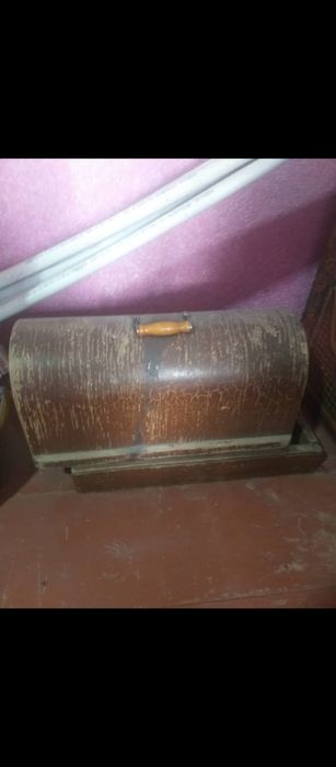 Shu tikuv mashinasi sotiladi