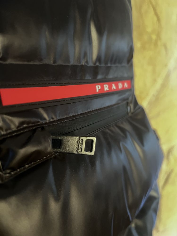 Vesta Prada neagra