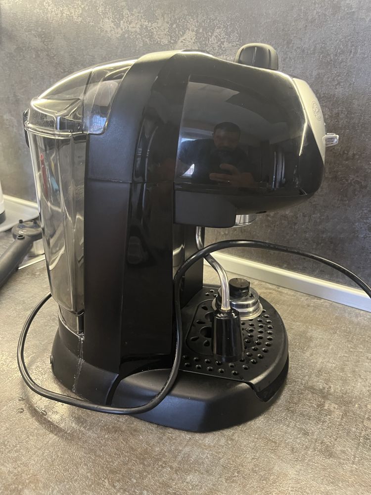 Кафе машина DeLonghi 1100w 15bar