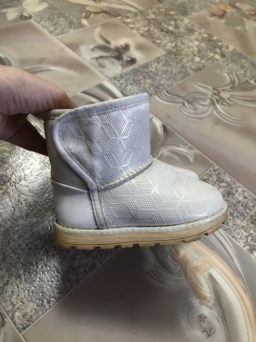 Продам детские сапоги